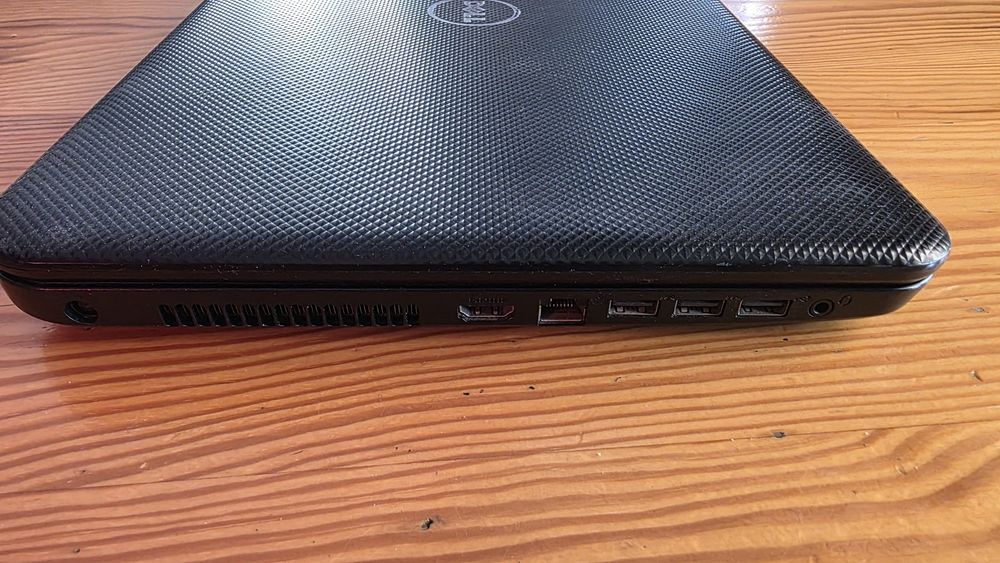 Ноутбук Dell Inspiron 3737