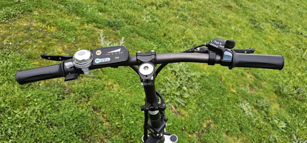 Bicicleta eletrica com 2 baterias para maior autonomia