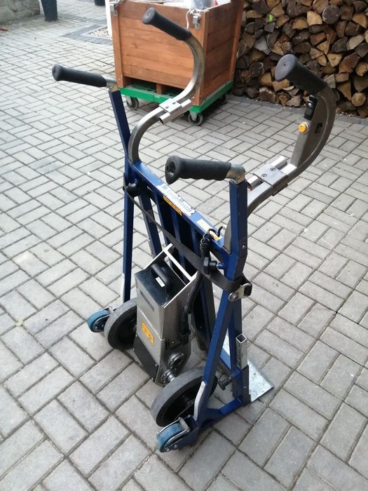 Schodołaz. AAT Cargo master A 350