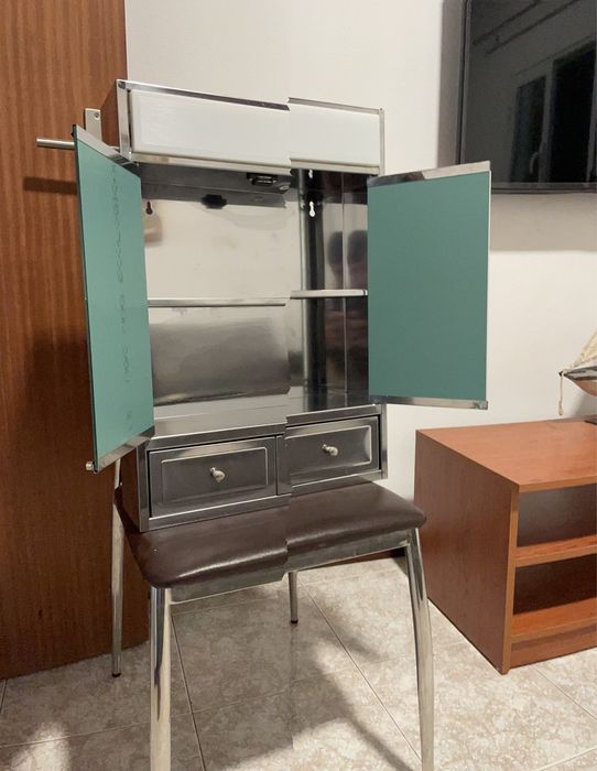 Móvel / Caixa de casa de banho