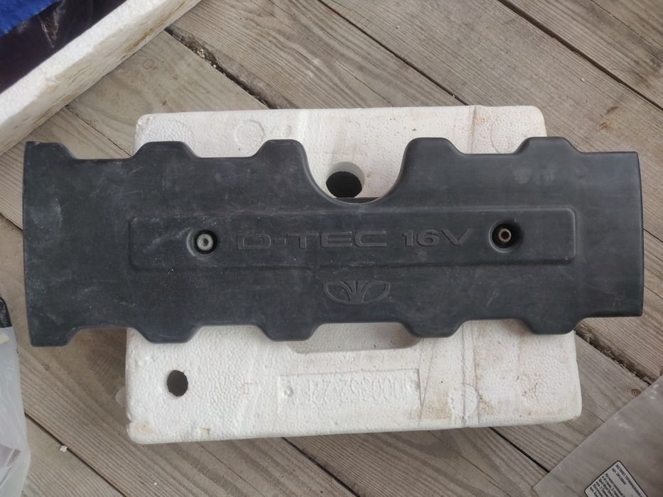 Кожуш двигателя, чехол двигателя Крышка клапанной,накладка свечей,Daew