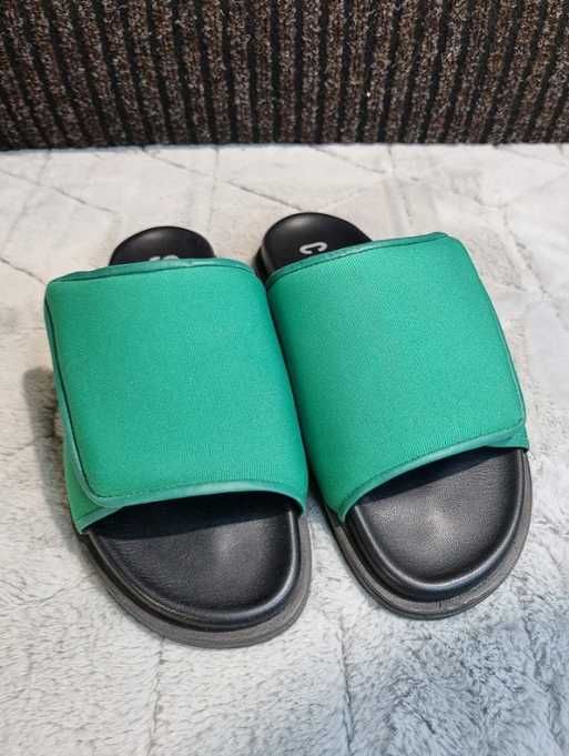 Klapki Copenhagen Studios, 38