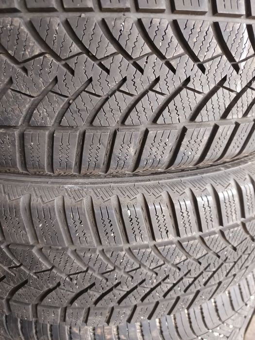 Opony zimowe 195/55 R20 semperit
