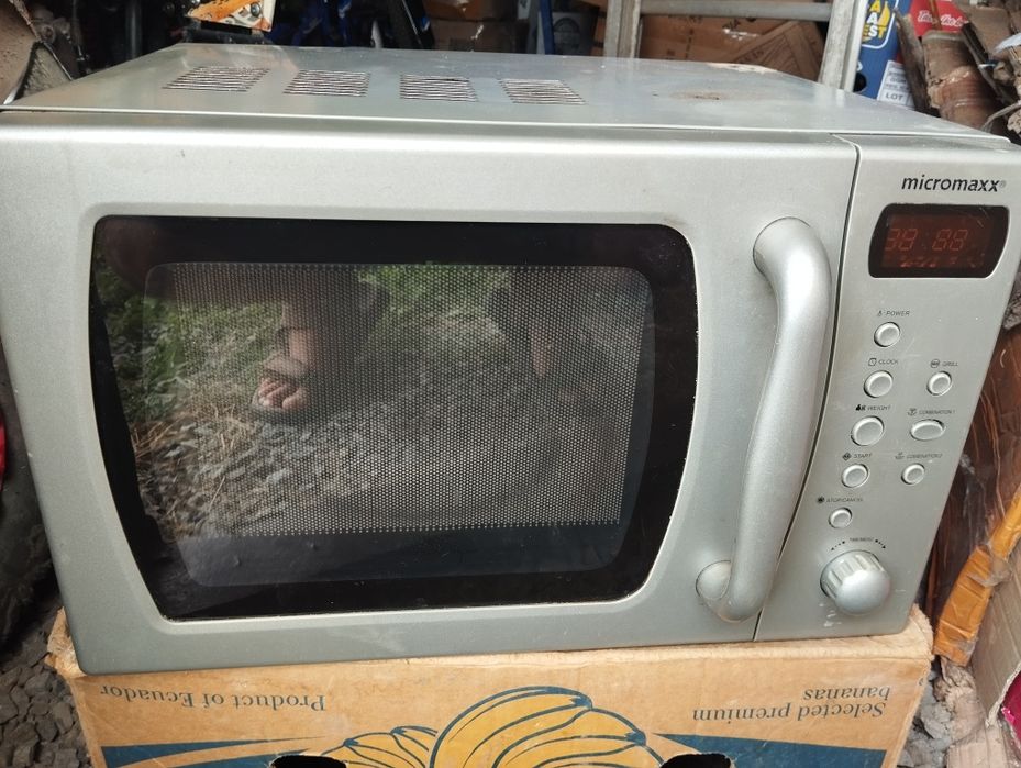 Мікрохвильова піч  Miccromaxx