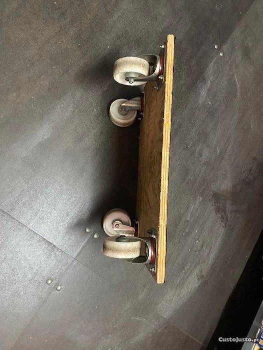 Carrinho de bandeja de movimentos