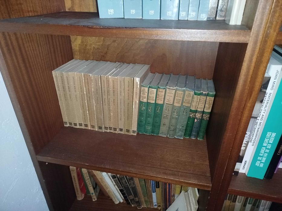vendo livros antigos variados,interessantes e em bom estado
