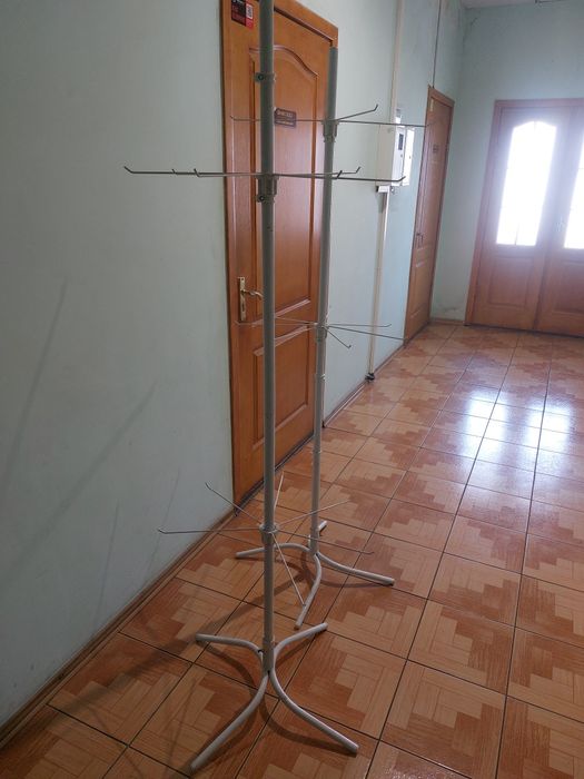 Вішалка, крутилка, стенд для магазину.