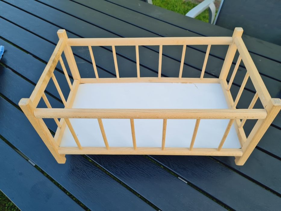 Łóżeczko kołyska dla lalek