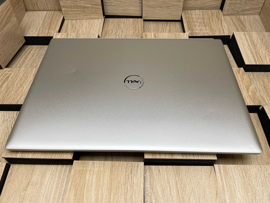 №5586 Ноутбук Dell Inspiron 16 5625 FHD IPS Touch/ AMD Ryzen 7 5825U/SSD256/RAM8Gb