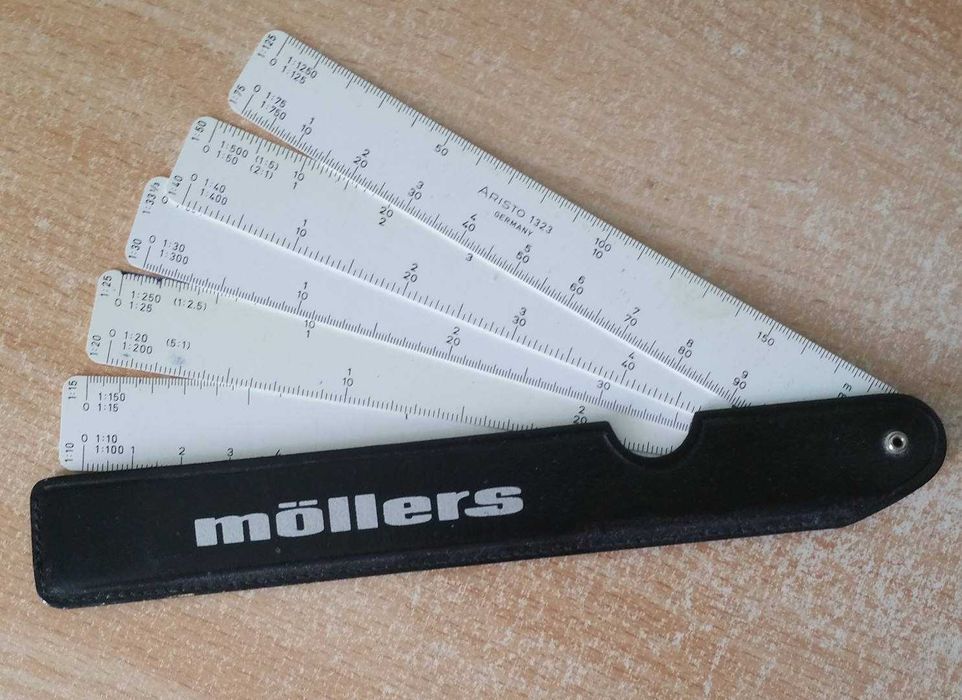 Krzywiki/krzywki kreślarskie w etui "Skala" parabola, linijka skalówka