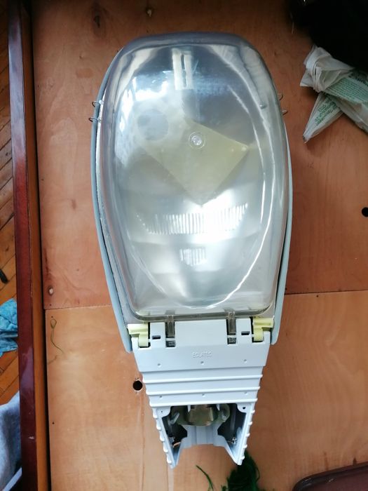 Вулична лампа ліхтар