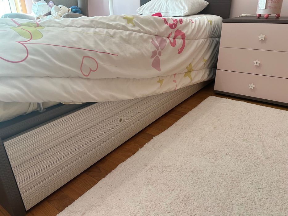 Cama de solteiro com cama extra + colchão