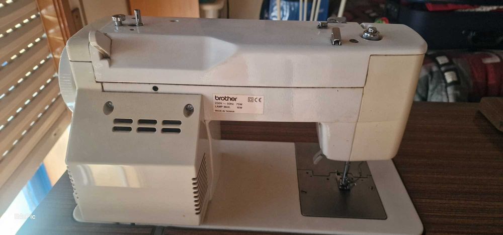 Maquina costura Brother