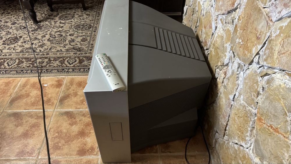 Televisao TV sony trinitron 32”