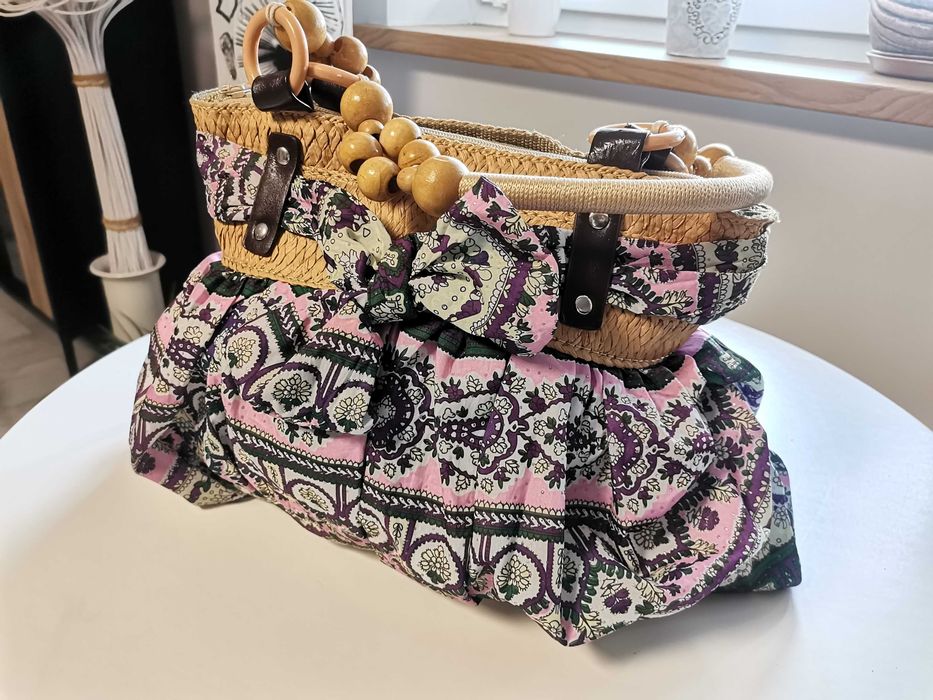 Torebka damska na różne okazje na innych aukcjach różne wzory i kolory