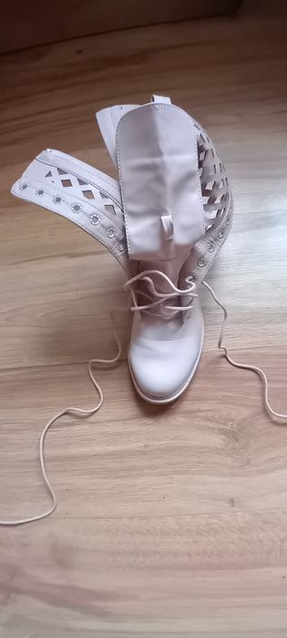 Buty wyższe rozm 36