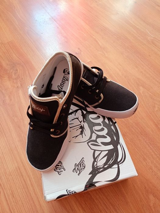 Trampki młodzieżowe