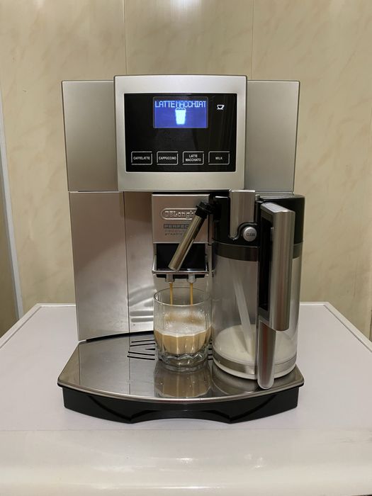 Кофемашина Delonghi Perfecta Cappuccino ESAM 5600 Кавомашина Delonghi