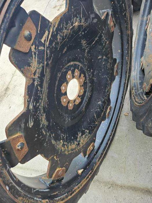 2 Koła wąskie uprawowe 9.5r44, 230/95r44