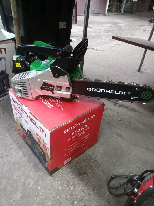 Акция Бензопила Grunhelm GS-2500 (очень легкая 4 кг)