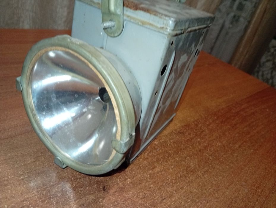 Фонарь железнодорожный.