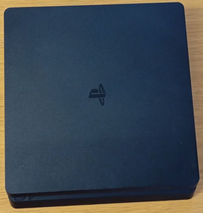 PS4 + 2 comandos + Mala