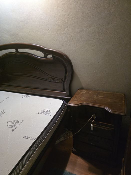 Mobilia de quarto de madeira