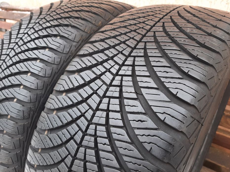Пара шин 205 55 17 Goodyear Vector4Seasons