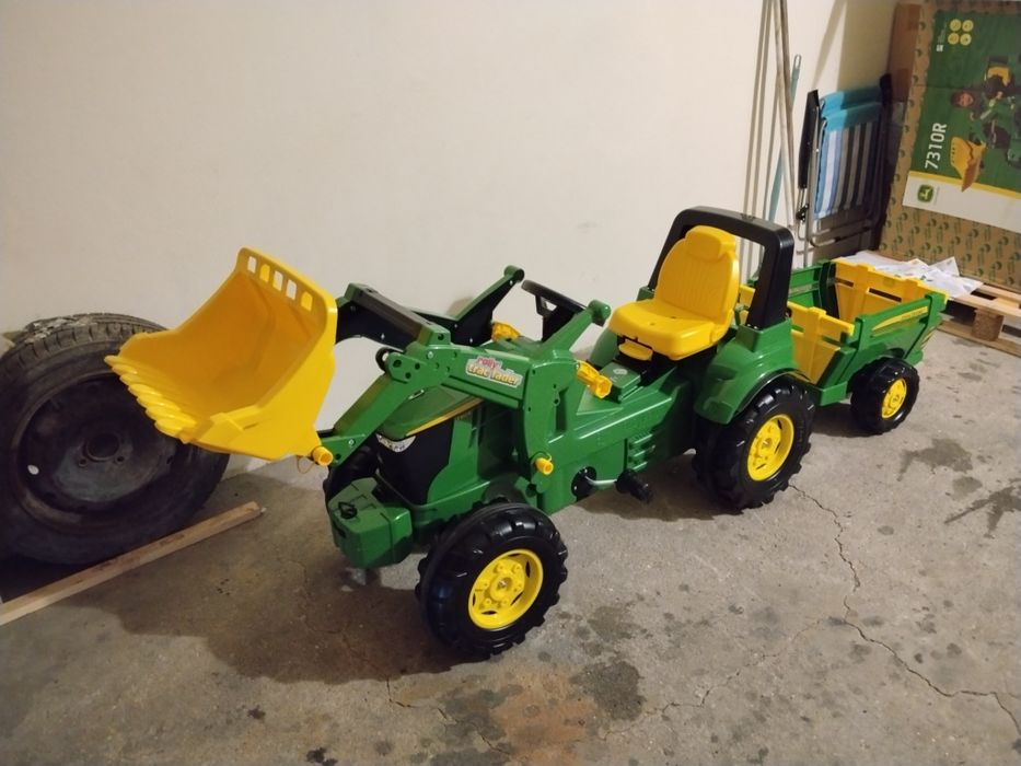 Trator criança John deere a pedais