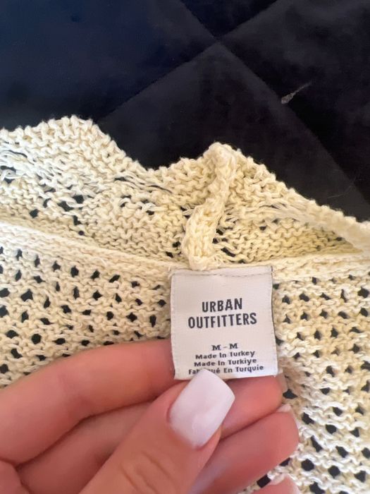 Żółty sweter Urban Outfitters