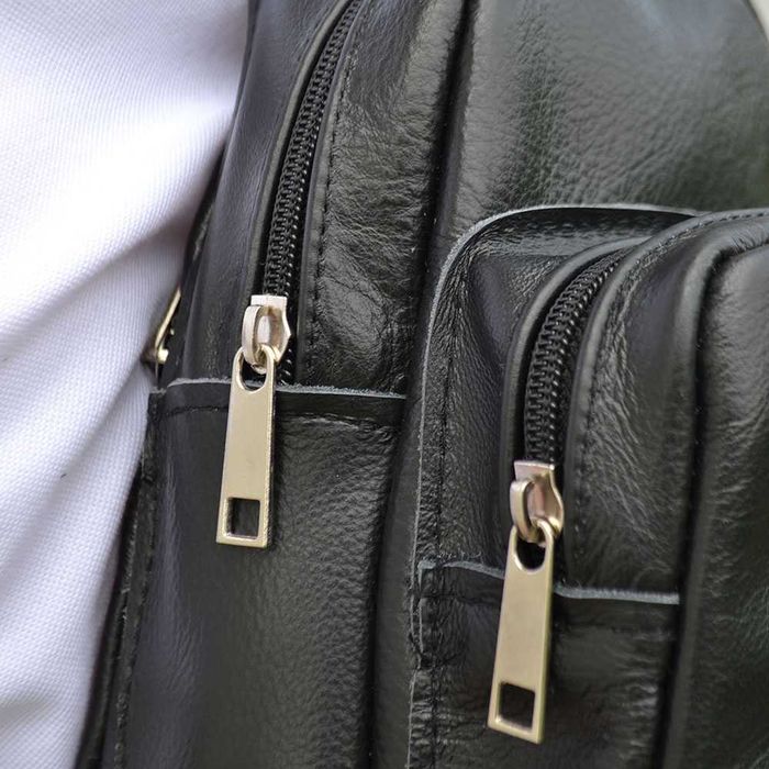 Качественная сумка слинг из натуральной кожи. Цвет: черный.