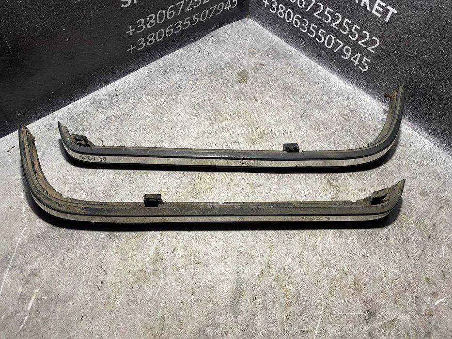Накладка планка вія права ліва під задні фари Mercedes-Benz W123