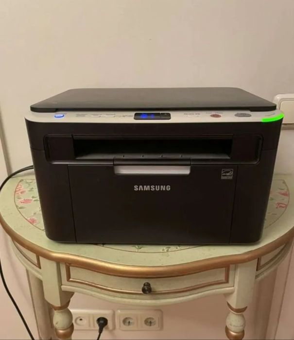 Лазерный принтер scx 3200,  копирует, сканирует, печатает.