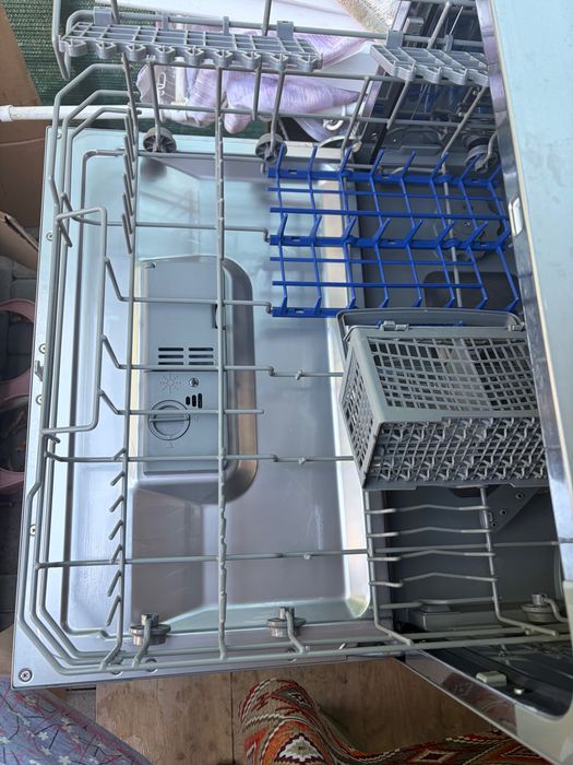 Посудомийка Midea