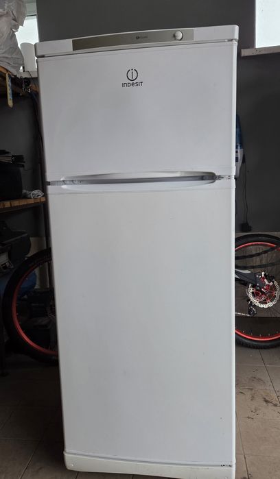 Холодильник INDESIT 2018 року