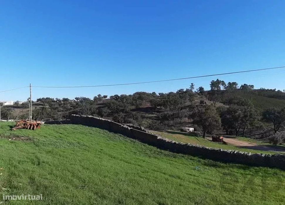 Duas ruínas com terreno perto de Salir - Loulé