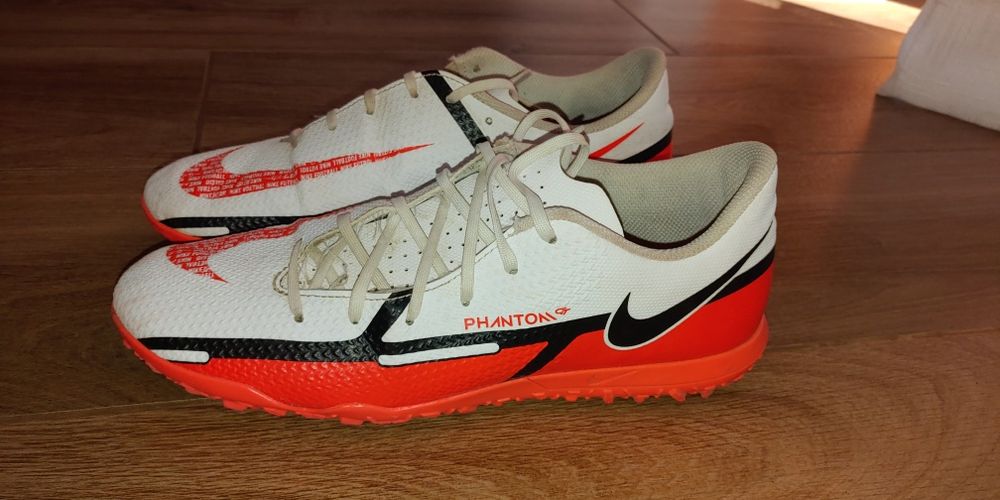 Buty nike phantom r.39,5