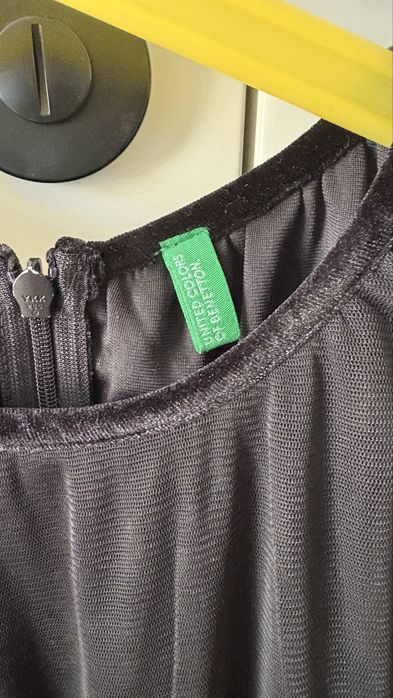Sukieneczka wieczorowa Benetton rozmiar 110 cm
