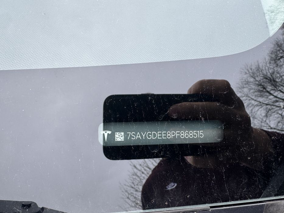 Автомобиль 2023 Tesla Model Y