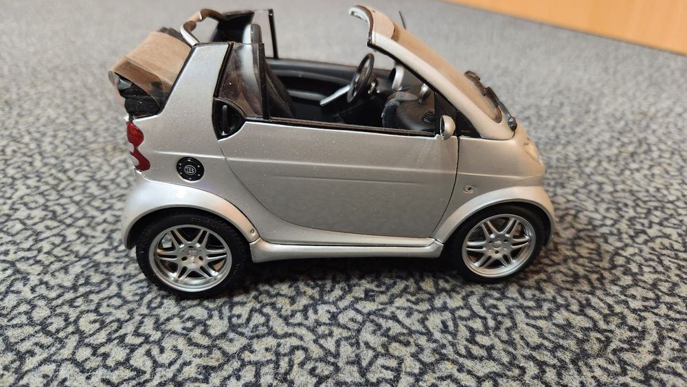 1:18 Smart Fortwo Brabus Cabrio (Reservado)