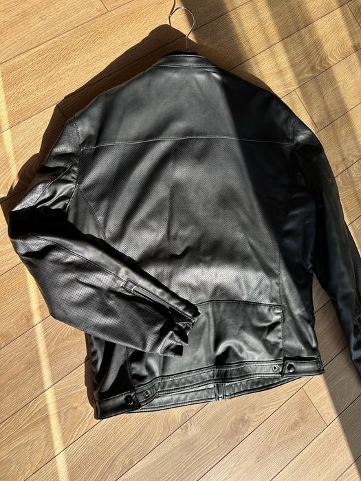 Чоловіча шкіряна куртка Zara