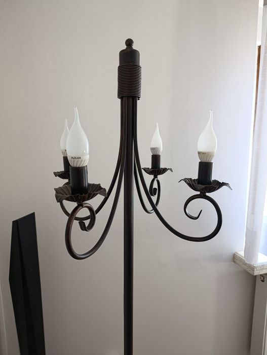 Żyrandol świecznikowy oraz lampa podłogowa