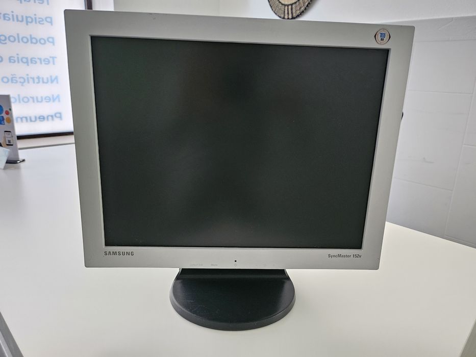 Monitor Samsung para secretária