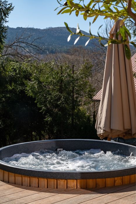 FERIE.Samodzielny Dom z bala,góry,jacuzzi,sauna, kominek,kulig,termy.