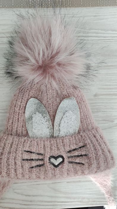 Зимова шапка для дівчинки