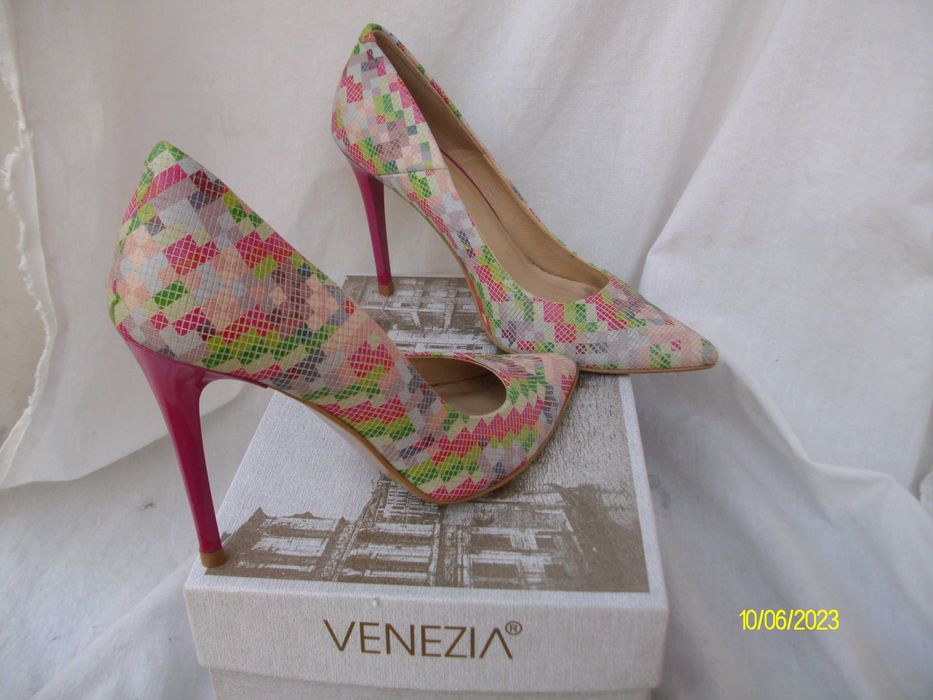 Venezia skórzane kolorowe wężowe szpilki 37 szpic