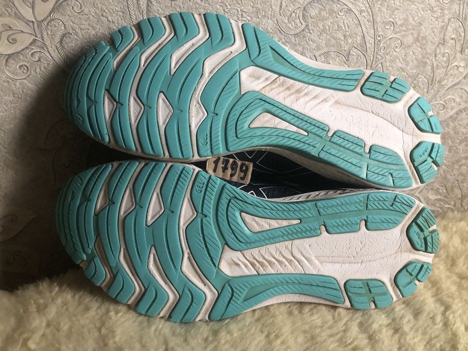 Оригінальні кросівки ASICS Gel GT2000 11 у чудовому стані для бігу волейболу повсядкення  44 5 44 43,5 43 42,5 42 28,25 28 27,5 27 26,5