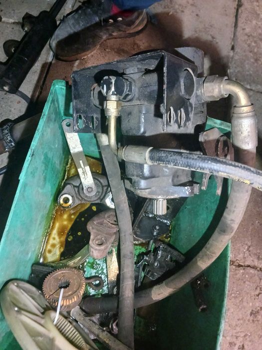 Siłownik dwustronnego działania