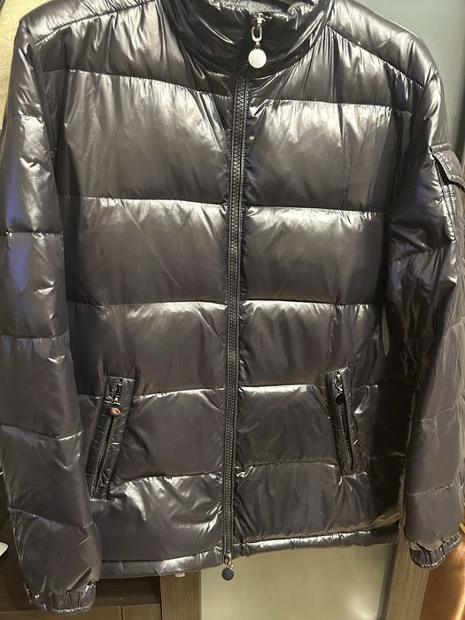 Куртка чоловіча на пуху в стилі Moncler, розмір L- XL, чорного кольору
