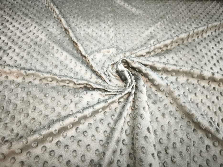 Materiał Minky kropki – 40 mb | 155 cm | grafit